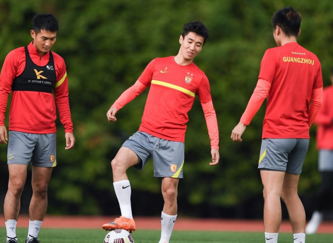 国际比赛日巴塞罗那备战中超，绝杀压哨细节曝光，目标明确，医务组通报恢复的简单介绍-开云体育官网